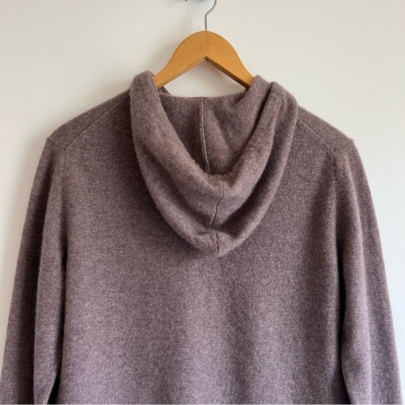 Naadam Off-Duty Cashmere Hoodie in Mauve - Picture 14 of 16